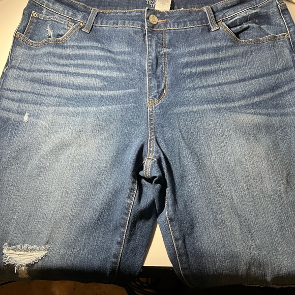 Time And Tru Jeans Women's Blue Plus 20 Straight Leg Denim Ladies Distressed - Picture 5 of 8